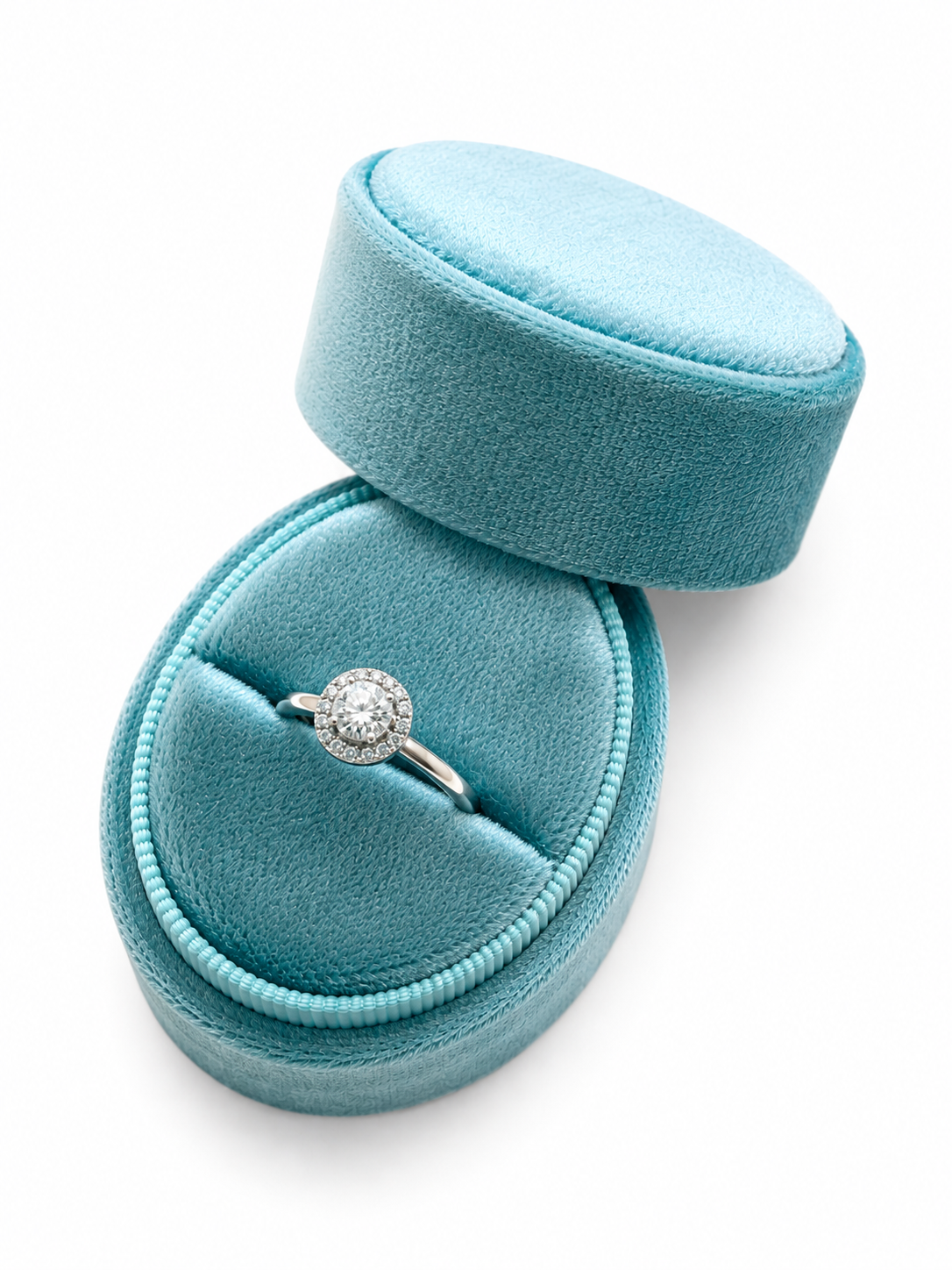 Heirloom Oval Velvet Wedding & Proposal Ring Box - for 1 ring