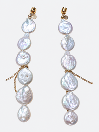 Luminous Baroque Pearl Coin Beads Bracelet with irregular freshwater baroque pearls and delicate golden chain details.