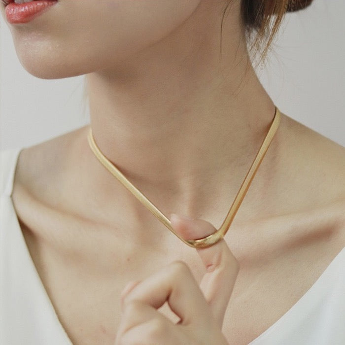 Timeless soft serpentine bone chain necklace