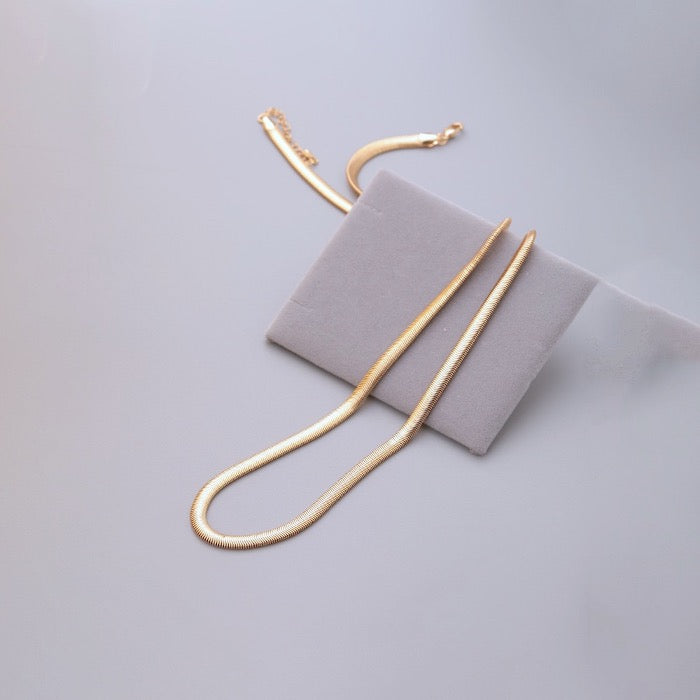 Timeless soft serpentine bone chain necklace