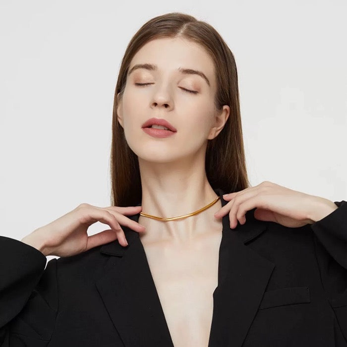 Timeless soft serpentine bone chain necklace