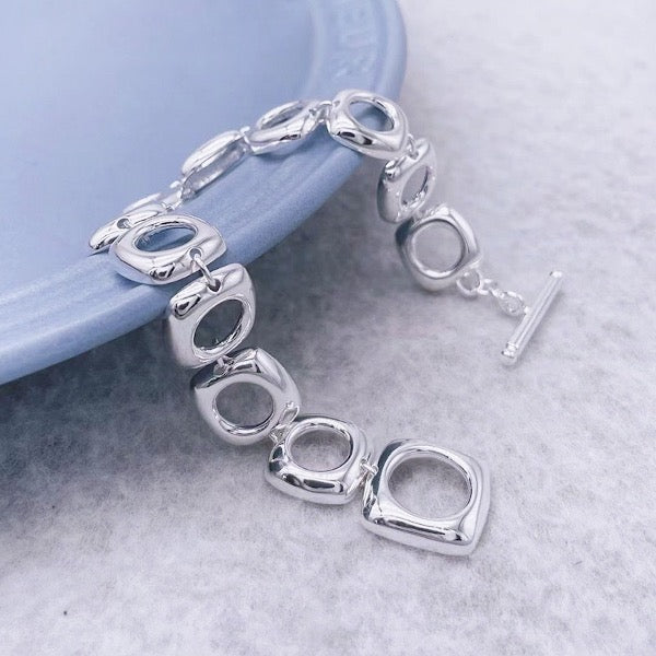 Bold Square Frame Links Bracelet
