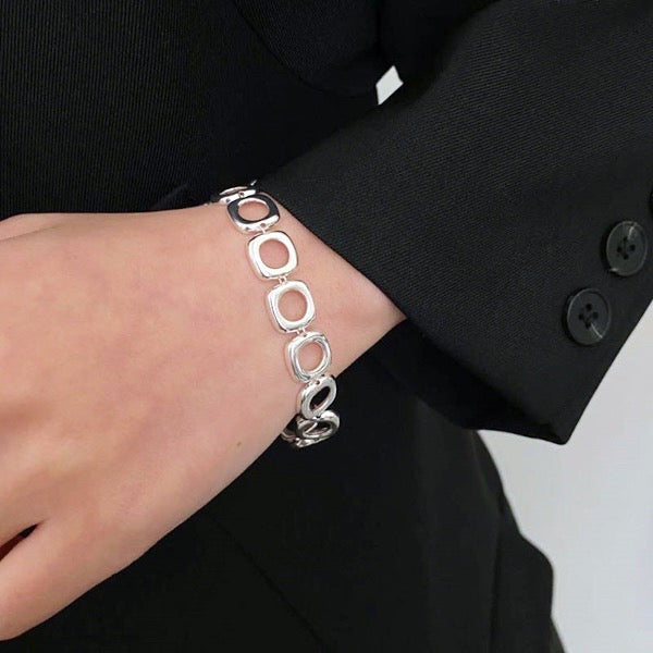 Bold Square Frame Links Bracelet