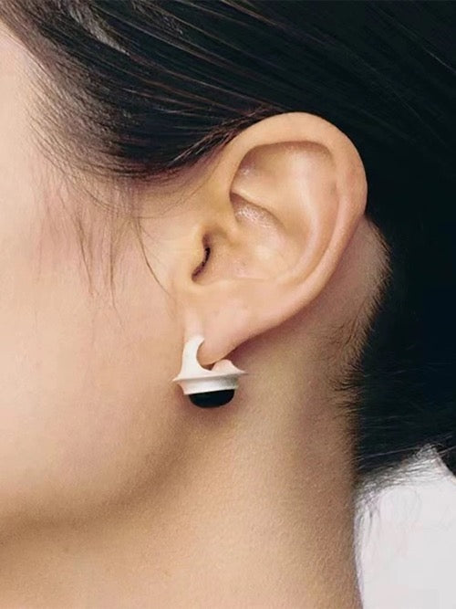 Chic Matt Silver Round Ear Stud - Black n White Onyx