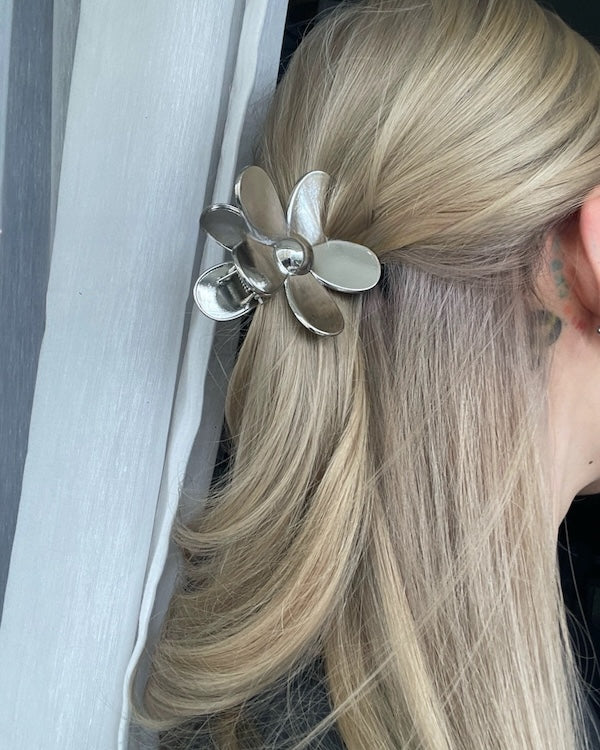 Vivid Flower Claw Metal Hair Clips-Gold n Silver