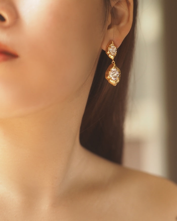 Vintage Rock Stone Design Sparkling Earrings