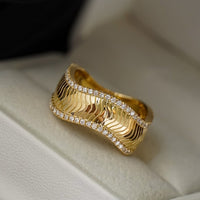 Luxurious Accordion Folds Textured Ring