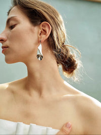 Sophisticated Calla Lily Flower Earrings