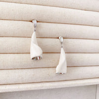 Sophisticated Calla Lily Flower Earrings