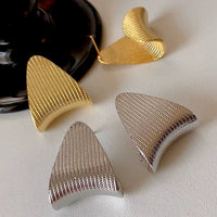 Bold Look Dazzling Chain Textured Earrings