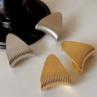 Bold Look Dazzling Chain Textured Earrings