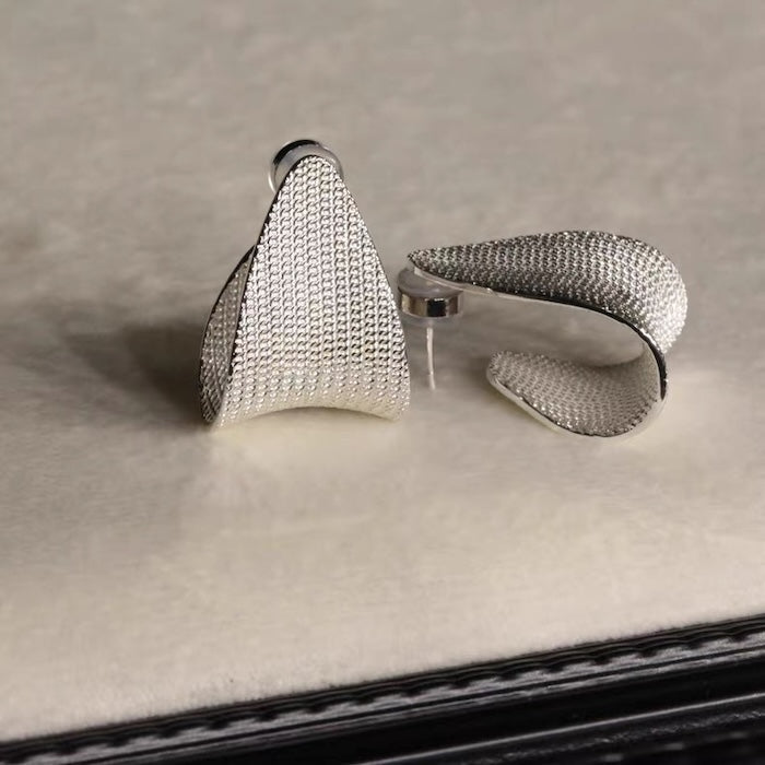 Bold Look Dazzling Chain Textured Earrings