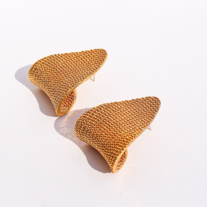 Bold Look Dazzling Chain Textured Earrings