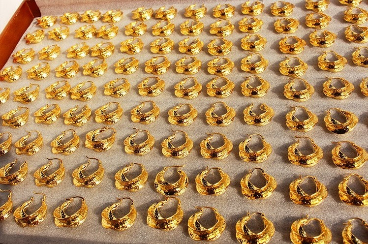 Hammered Gold Hoop Earrings – Modern Vintage Style