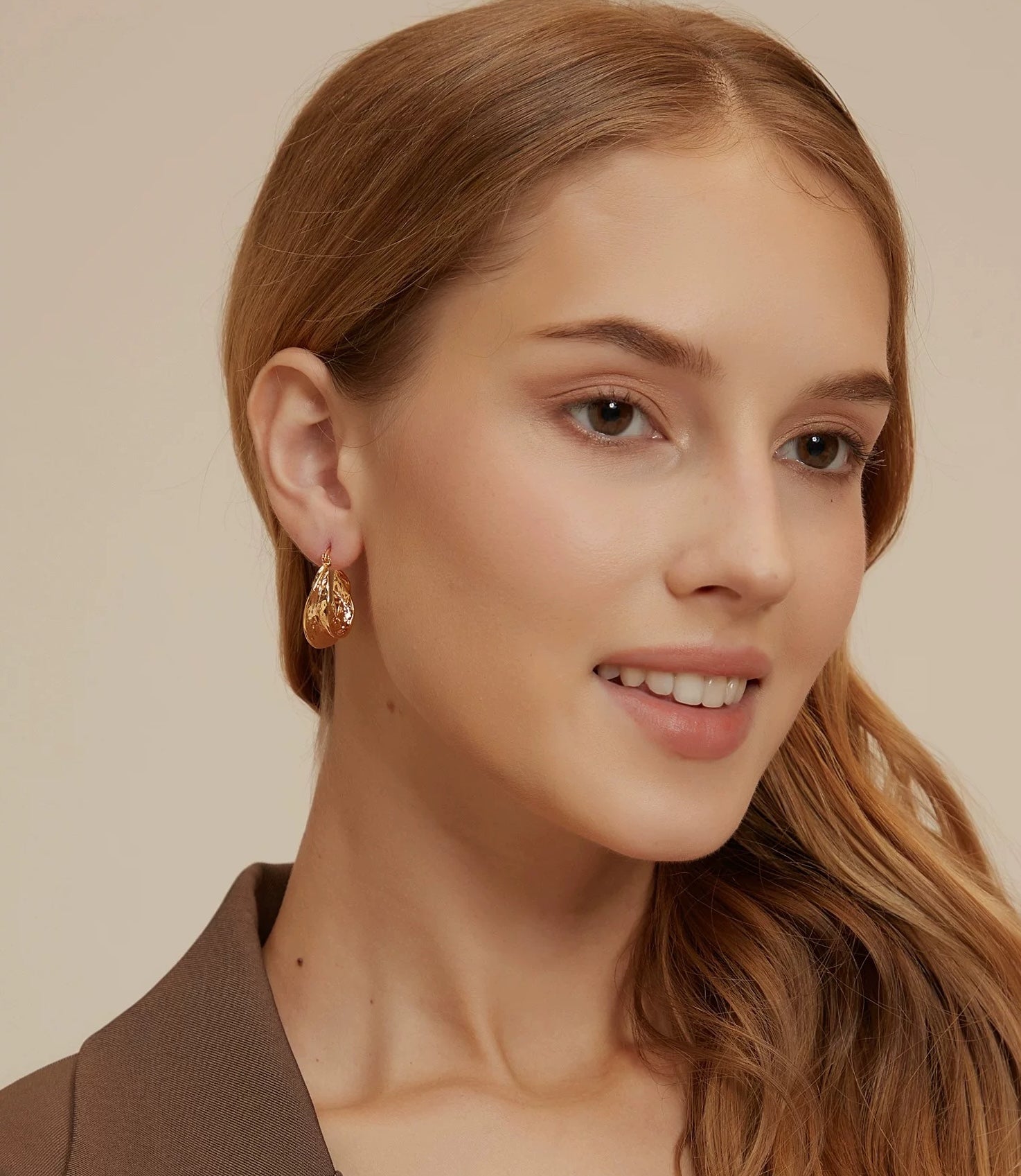 Hammered Gold Hoop Earrings – Modern Vintage Style
