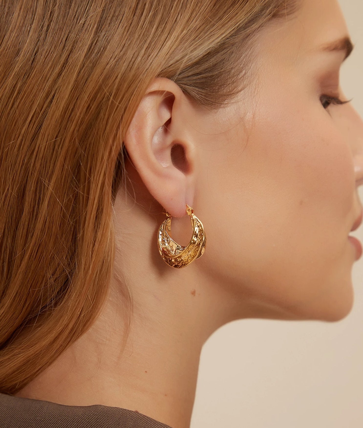 Hammered Gold Hoop Earrings – Modern Vintage Style