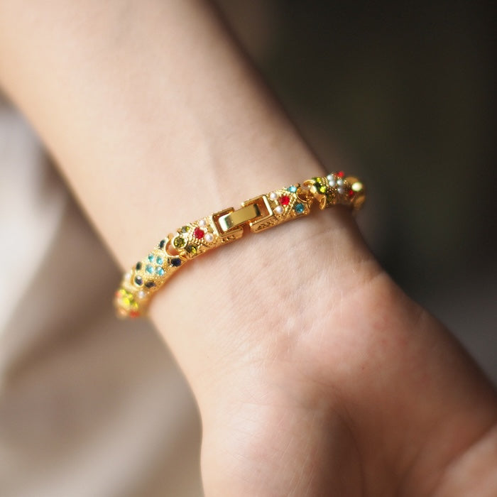 Vintage-Inspired Dazzling Kaleidoscope Bracelet