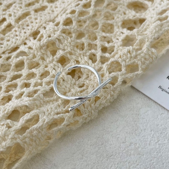 Minimalist Knot Ring – 925 Sterling Silver