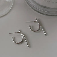 Minimalist Knotted Line Earrings – Silver n Black