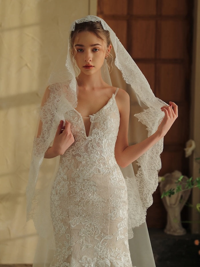 Cathedral Lace Bridal Veil – Royal Style - Iron it before use