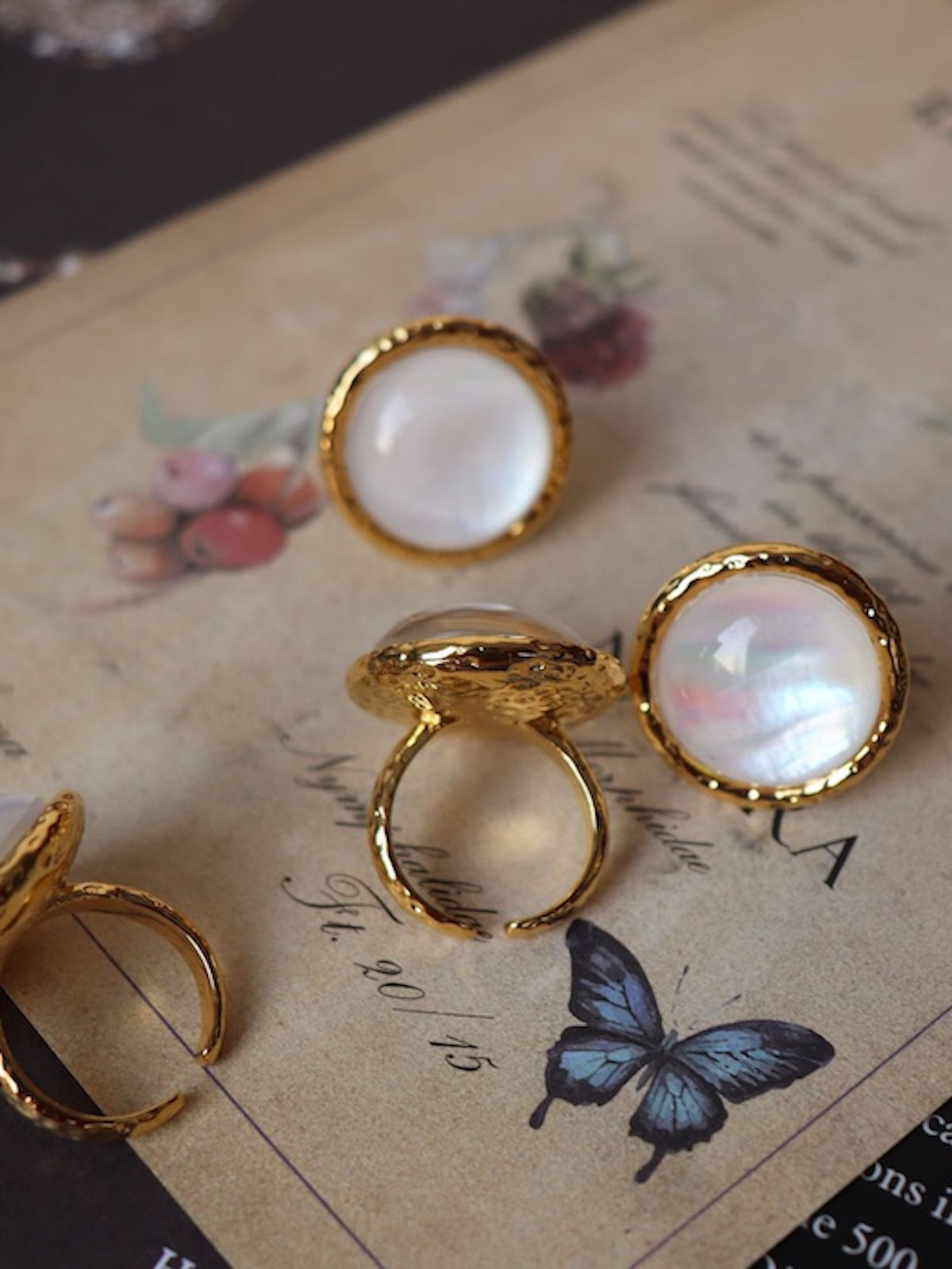 Vintage Mother of Pearl Dome Ring