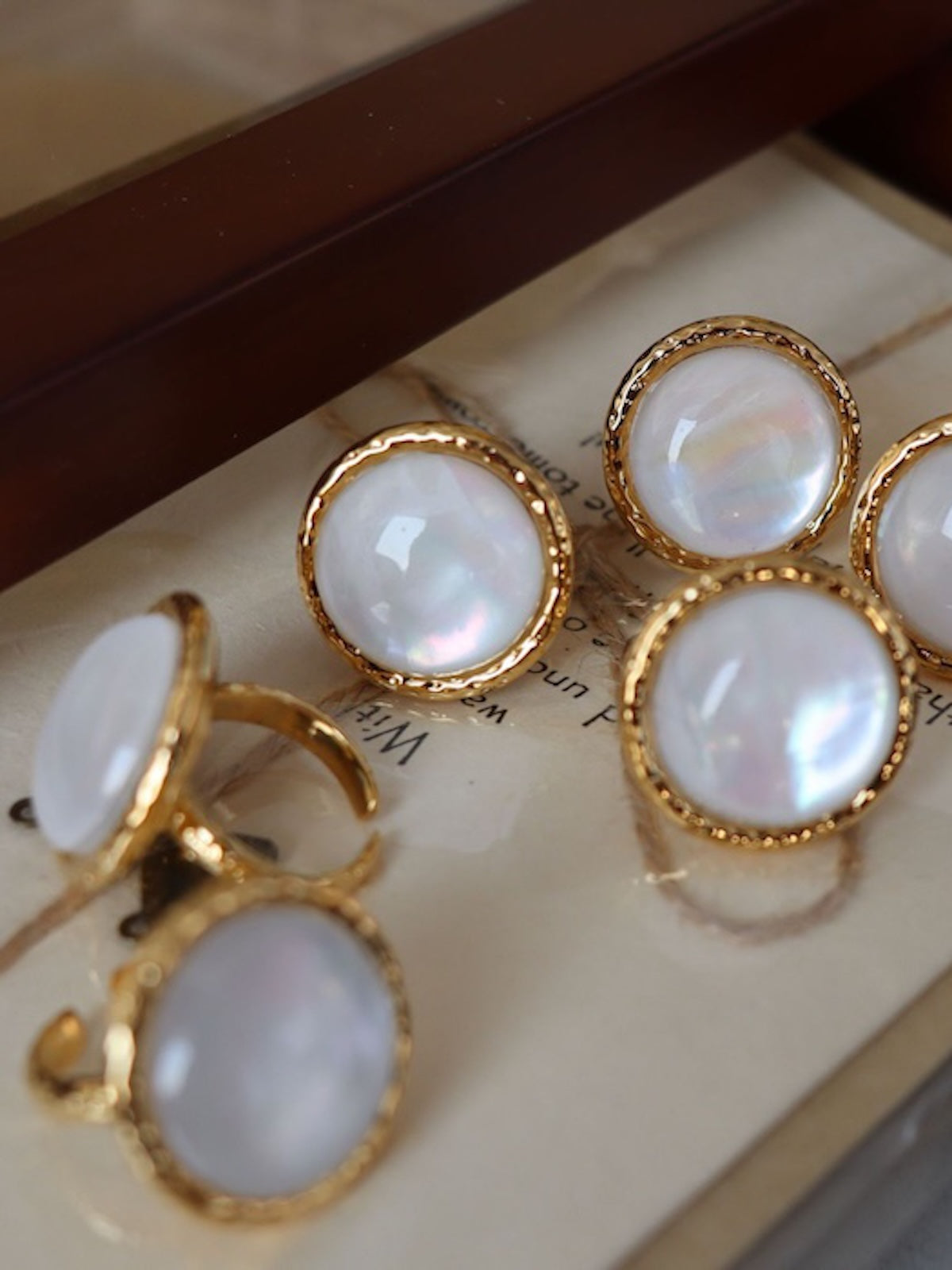 Vintage Mother of Pearl Dome Ring
