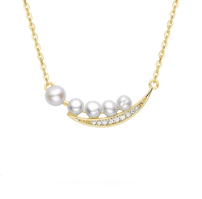 Elegant Smile Pearl Necklace