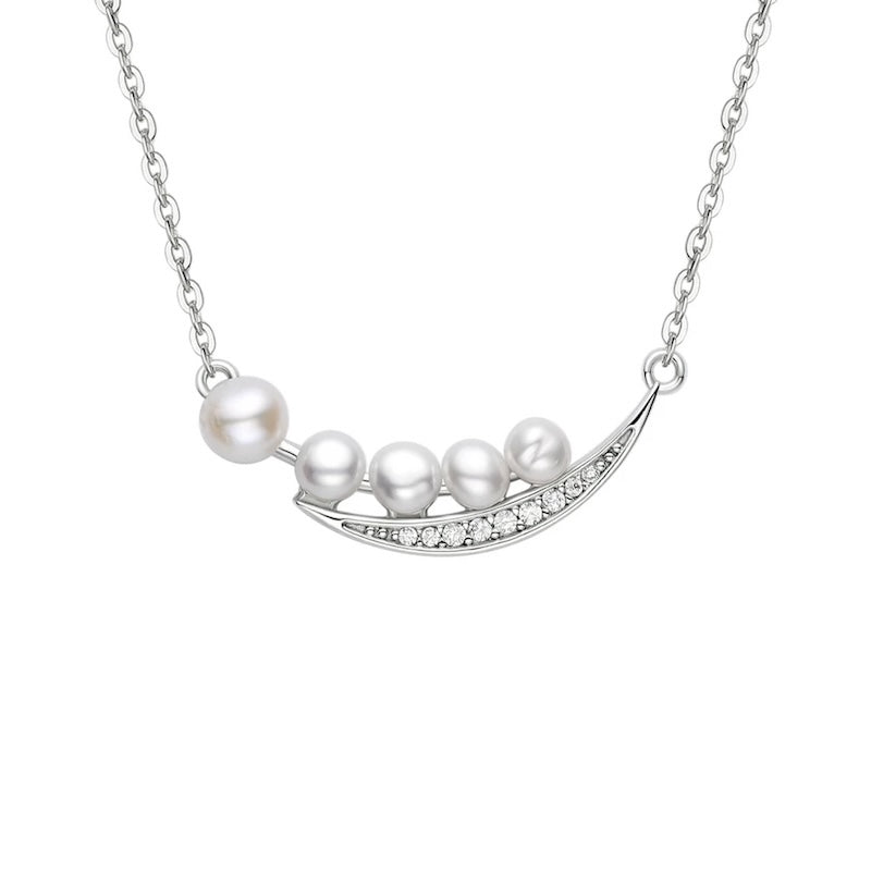Elegant Smile Pearl Necklace