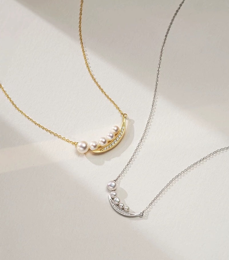 Elegant Smile Pearl Necklace