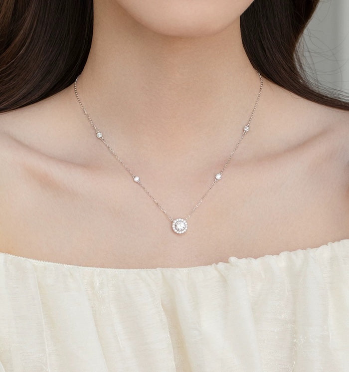 Star Halo Moissanite Necklace