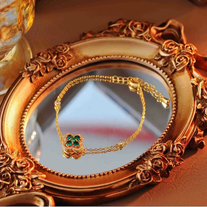 Turning Clover Jewelry Set – Lucky Four Leaf Design