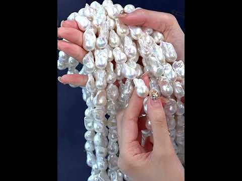 Large Baroque Pearl Beads Statement Necklace