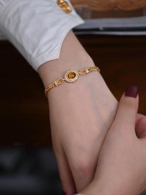 Chain Bracelet With Tiger Eye Stone