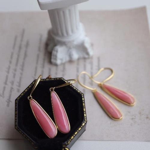 Minimalist Pink Queen Conch Shell Earrings