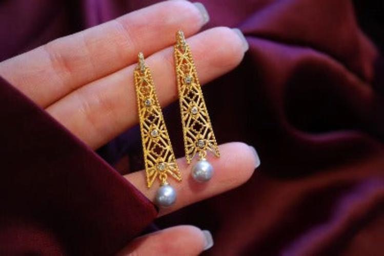 Royal Framed Earrings with Grey Akoya Pearl