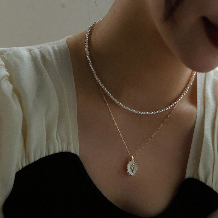MOP tulip pendant necklace